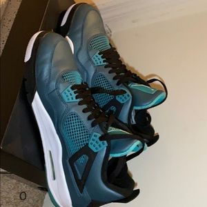 Jordan 4 teal